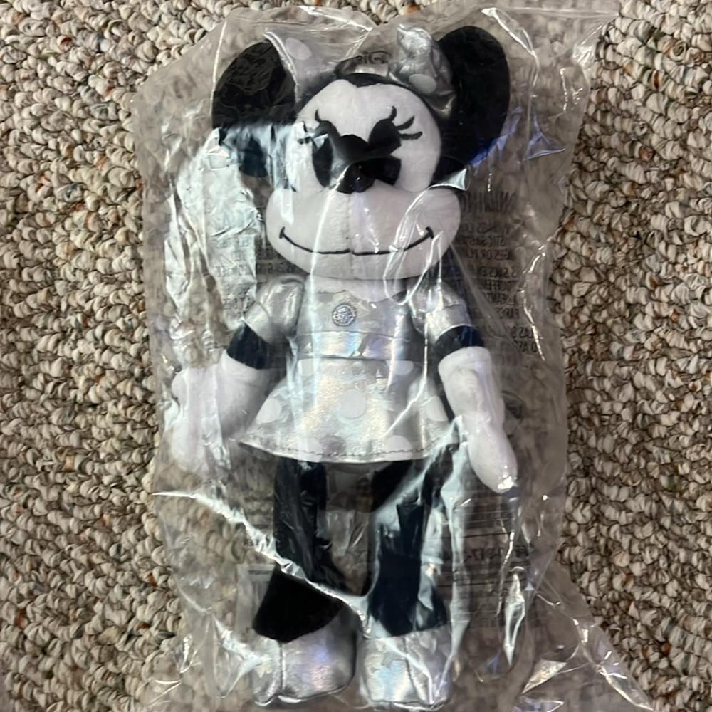 Disney 100 years of Wonder Minnie Mouse small plush stuffed animal - Picture 3 of 4